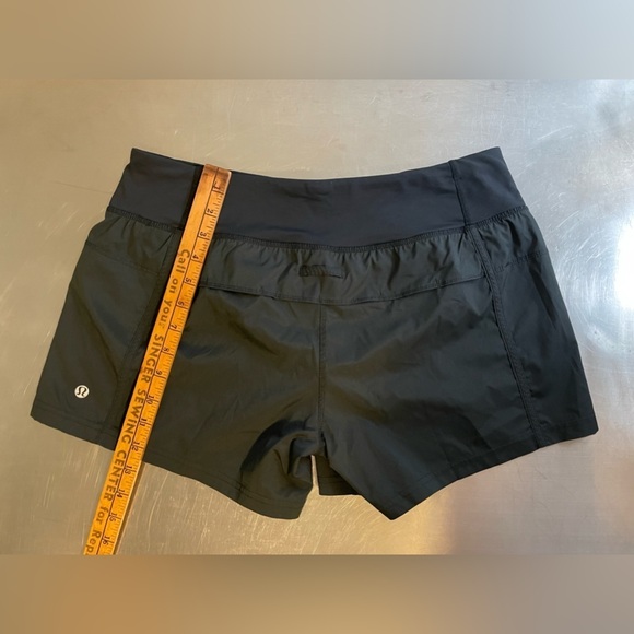 Lululemon  - All Sport Short US8 - Picture 3 of 9